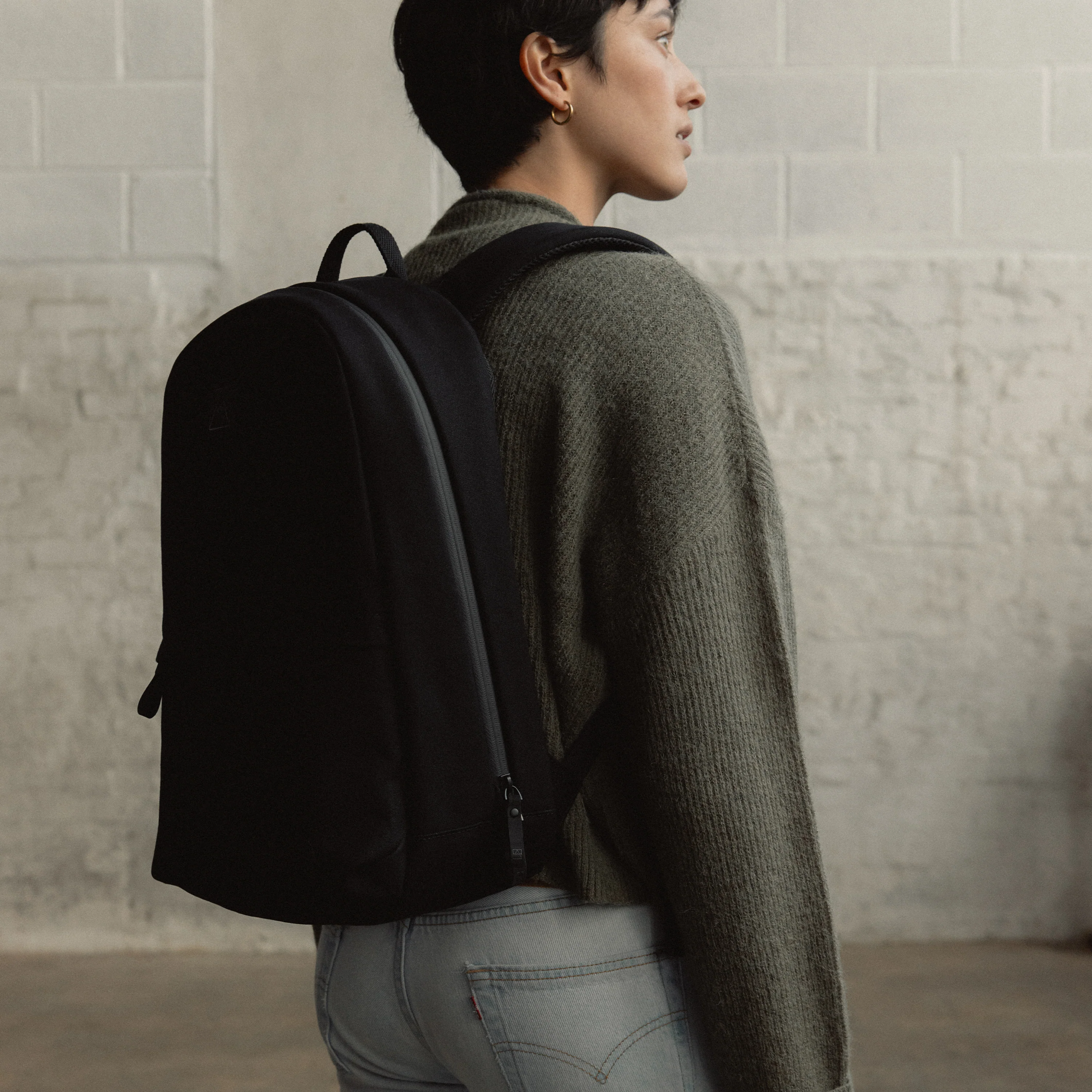 Classic Backpack 15L - Image 8