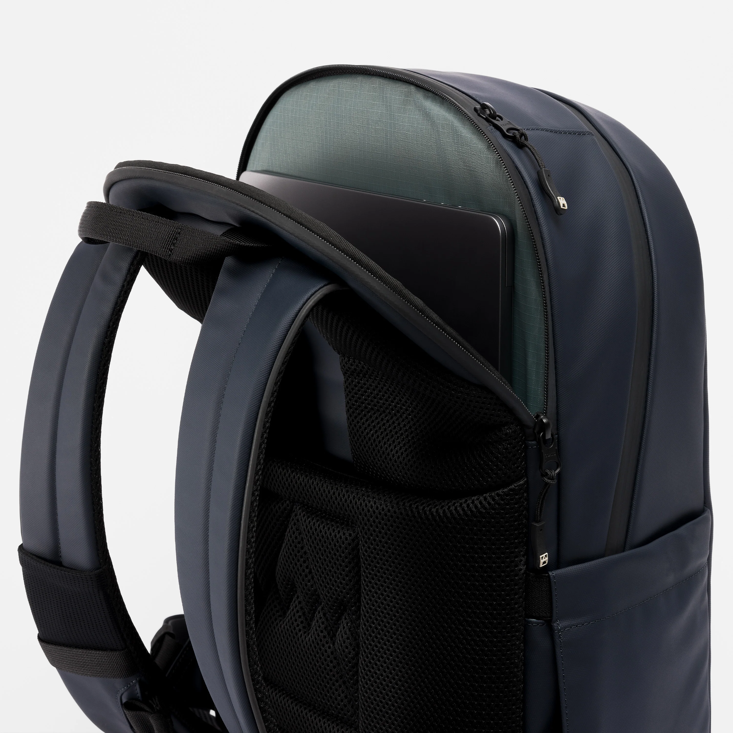 Everyday Backpack 20L - Image 37