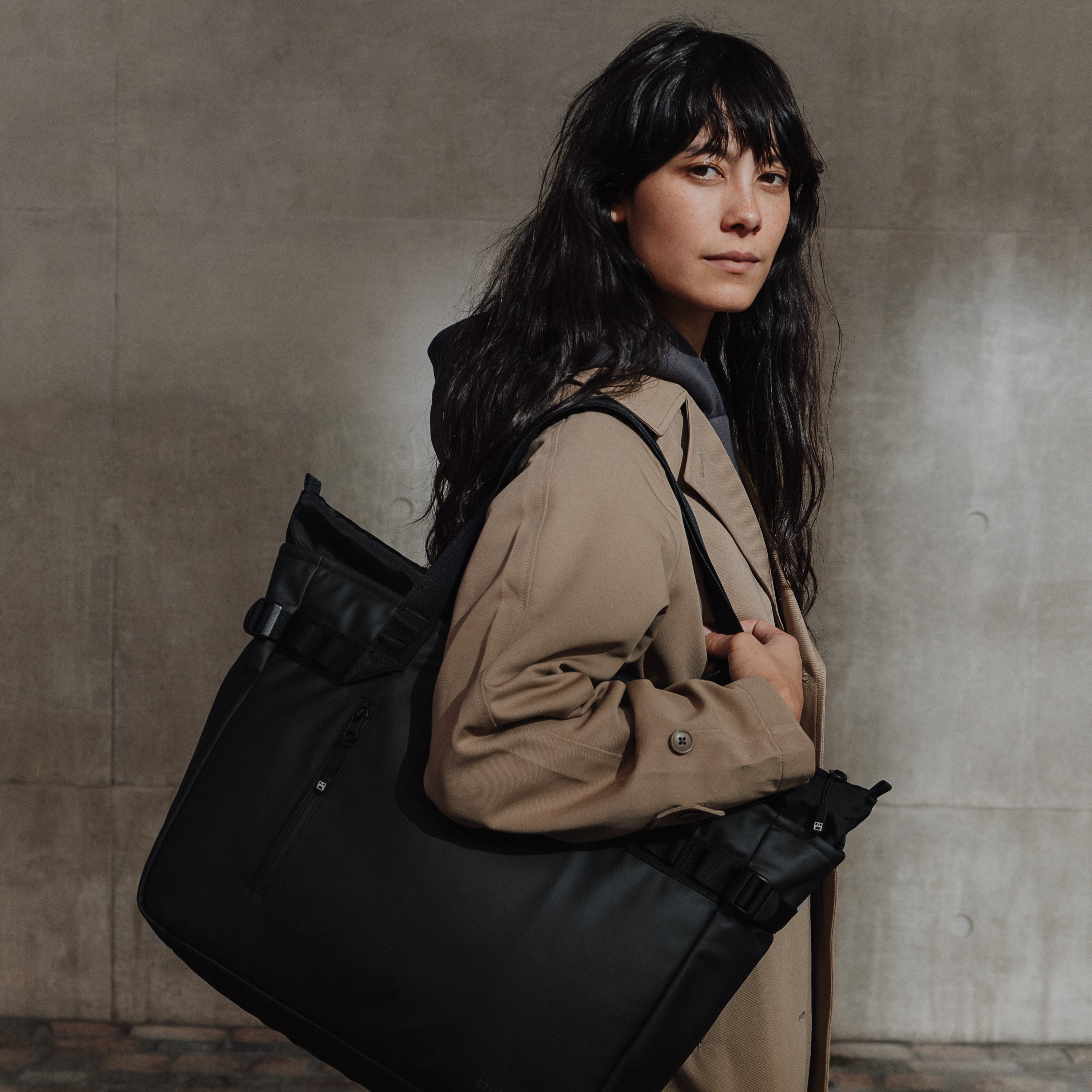 Laptop Tote 20L - Image 34