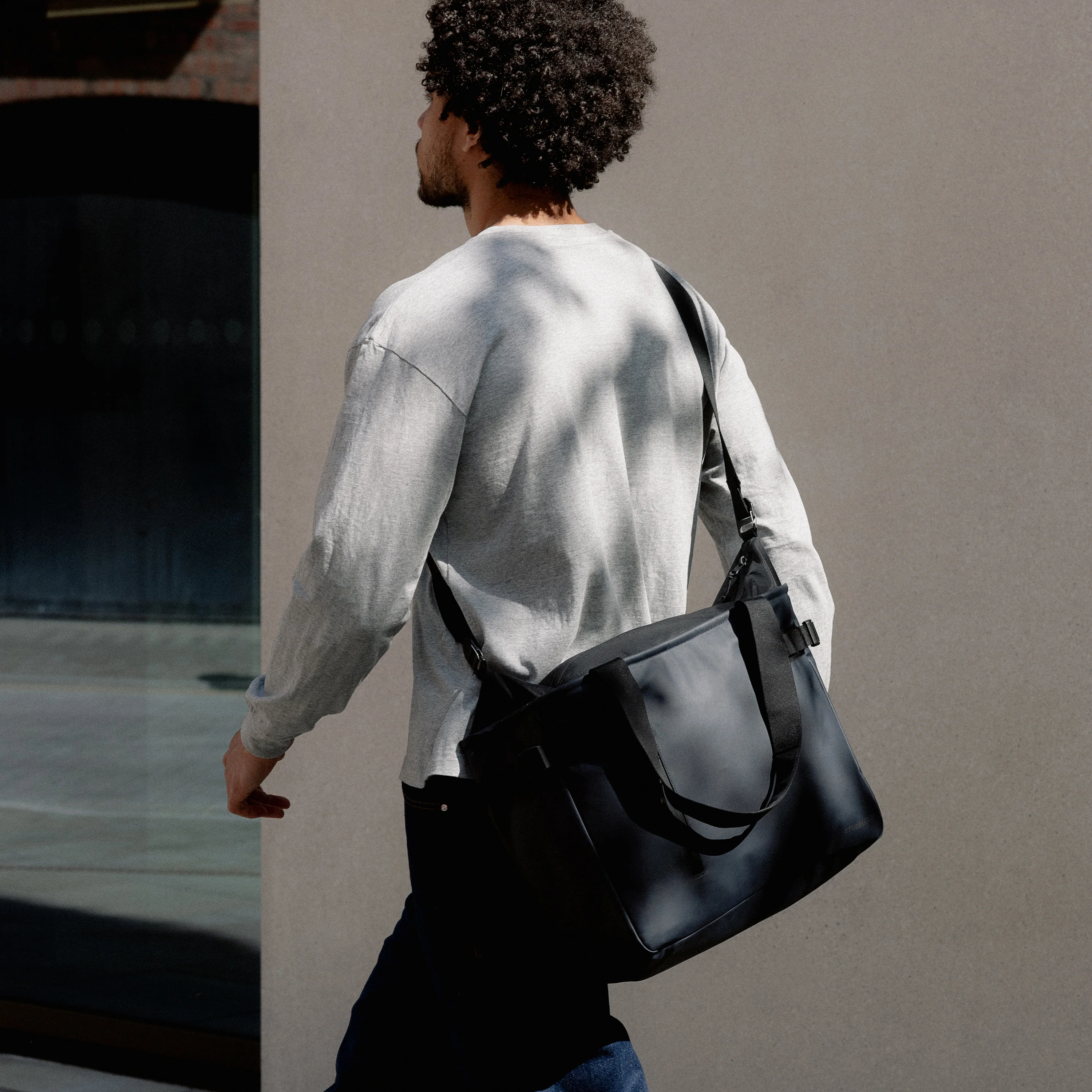 Laptop Tote 20L - Image 44