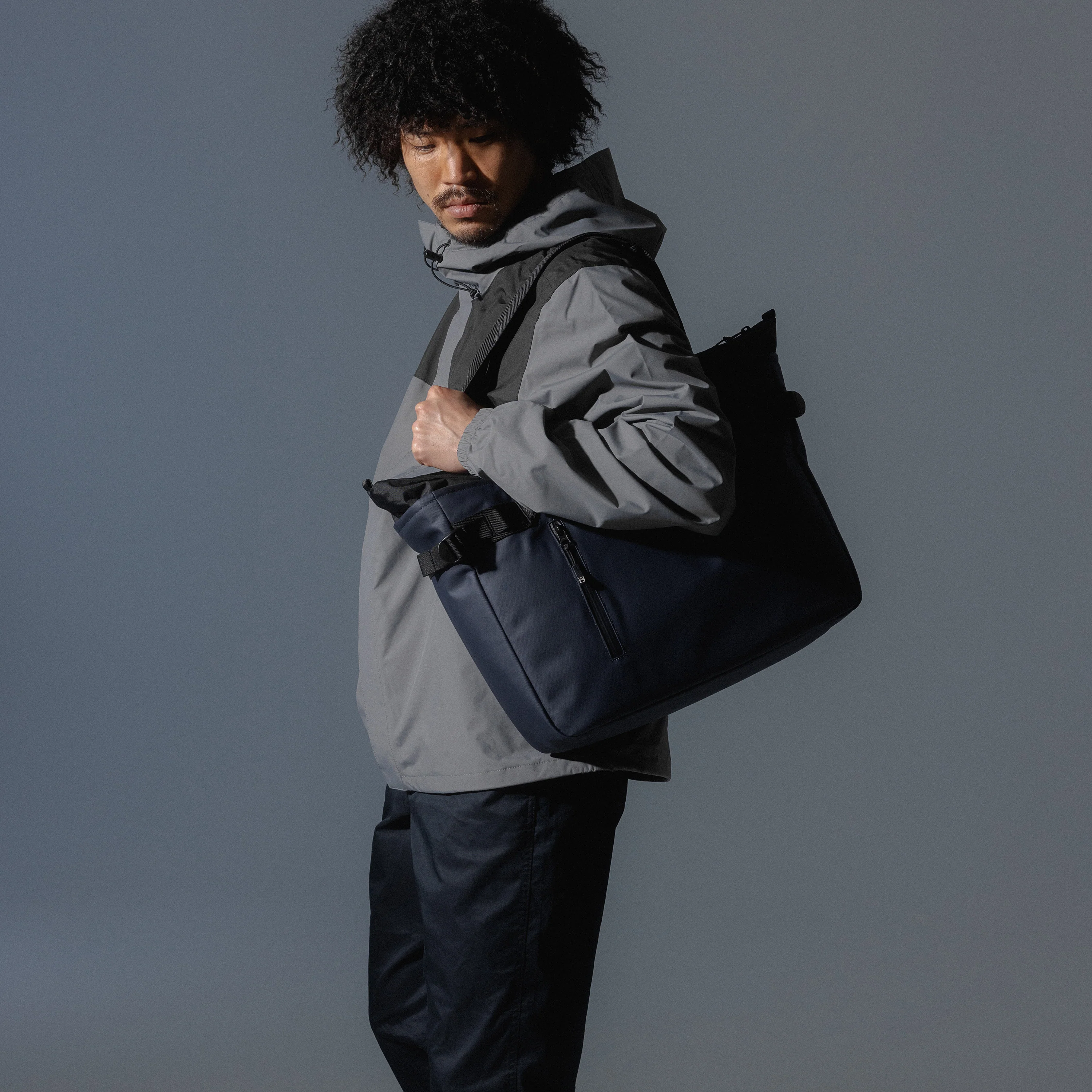 Laptop Tote 20L - Image 46