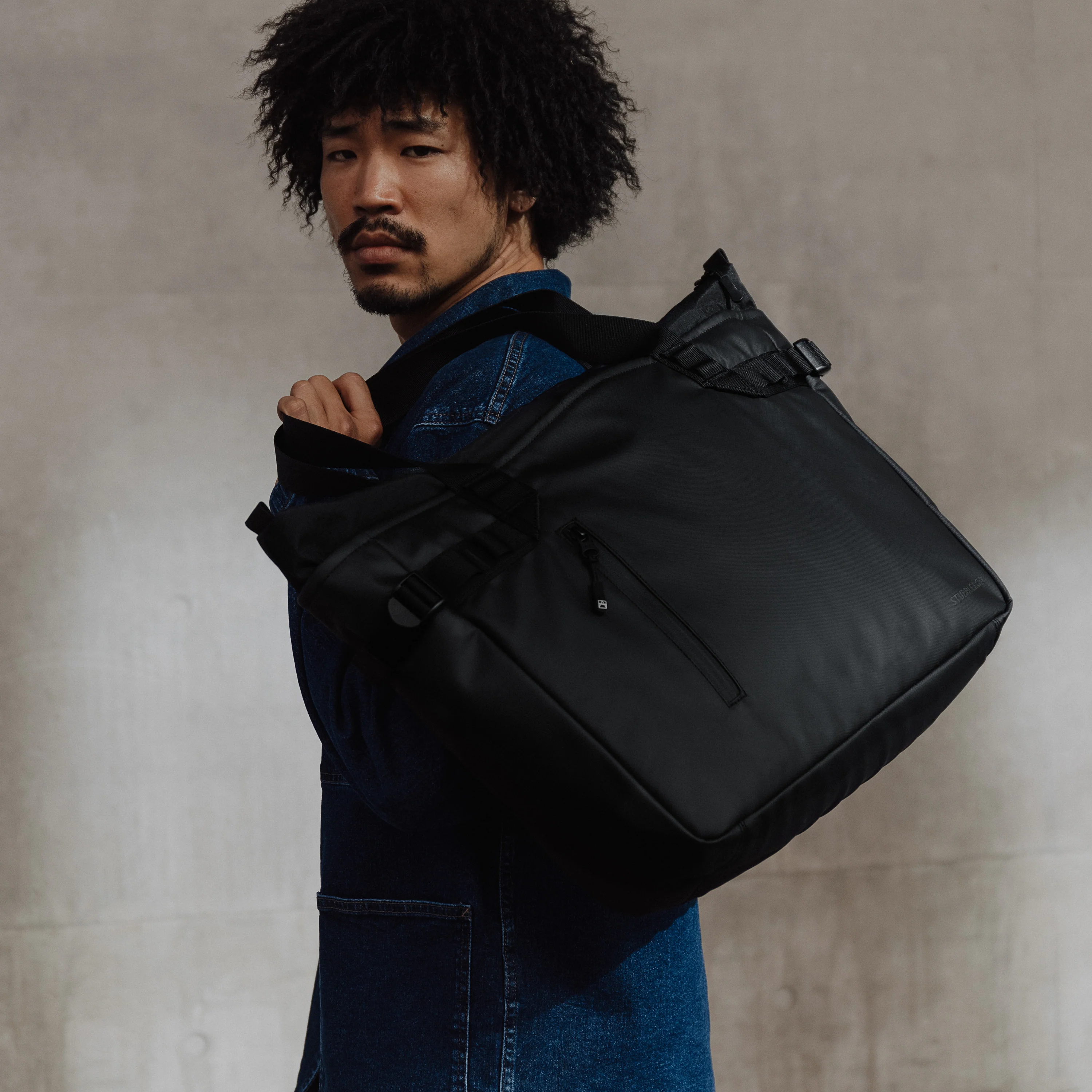 Laptop Tote 20L - Image 9